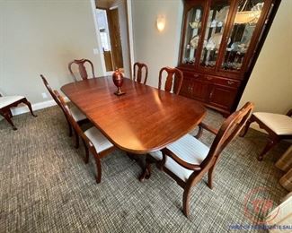 PENNSYLVANIA HOUSE Dining Room Set with Matching Lighted Hutch