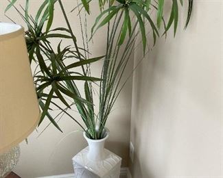 Silk Umbrella Papyrus Leaf Plant in Ceramic Vase