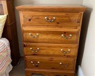 Bassett Furniture 4 Drawer Oak Dresser