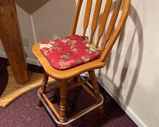 Triangular High Top Pub Table with Barstools