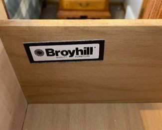 Broyhill Furniture 8 Drawer Tallboy Dresser