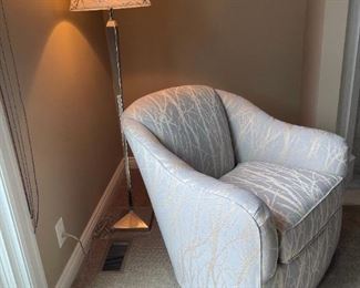 SAM MOORE Sitting Chair with Matching Lamp
