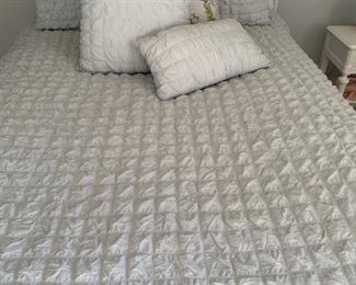 BEDDING IN ALL SIZES