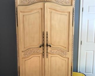 Armoire