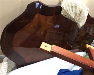 Pretty Mahogany dining table