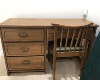 Desk & chair