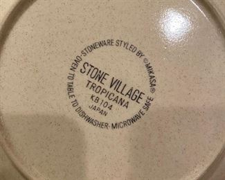 Stone Village “Tropicana” dish set