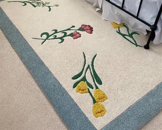 floral rug 8' x 8'6"