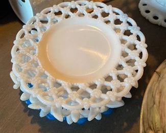 Lattice milk glasss plates