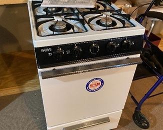 New apartment size gas stove