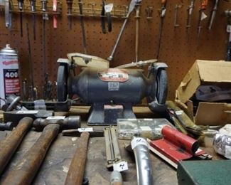 Bench grinder