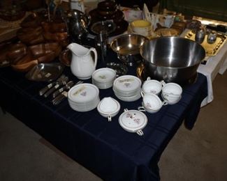 Wooden serving pieces, Noritake china Daryl 5510