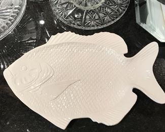 17" Vintage Fish Serving Platter Signature Japan Glossy White Detailed Porcelain, 16"L x 10"W,   was $10, NOW $5