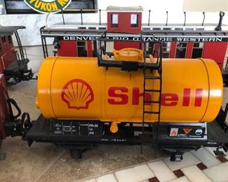 LGB 4040-S SHELL SINGLE DOME SHORT TANK CAR, was $40, NOW $25