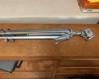 $20 Ponder & Best 1101 tripod