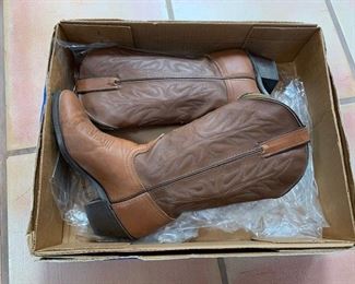 $35 Womens Size 7 Wrangler Boots