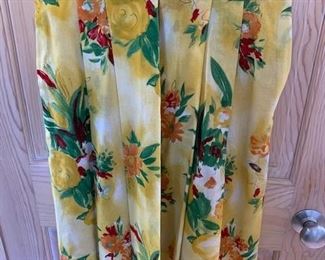$25 Vintage Geiger of Austria Cotton Floral Skirt Size 40
