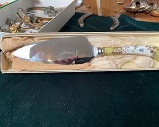 $15 Vintage William Adams painted porcelain cake knife, 11"