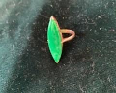 $200 Vintage Chinese 18k and Jade Ring