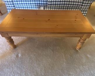 Broyhill coffee table two end tables and lamps