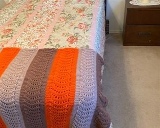 Full size bed nightstand lamp