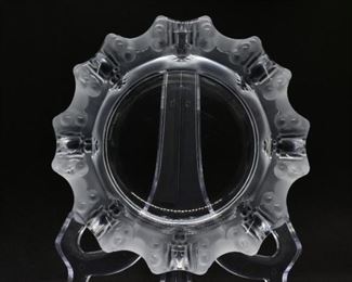 Cannes Cigar Ashtray- What may look like stylized leaves surrounding the rim, they are actually stylized octopus tentacles . This is a stunning bowl that is worthy of being the center of attention. Use as a bowl, center piece or just display on a mantle. Exceptional detail to every aspect of this bowl.
Height 2 1/8", Base: 4 3/4" , Inside Rim: 5 1/4", Width: 8"