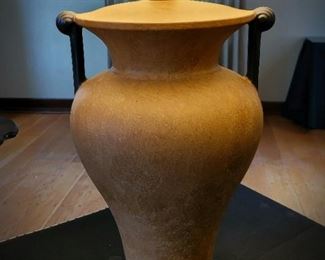 Neo-Traditional table lamp