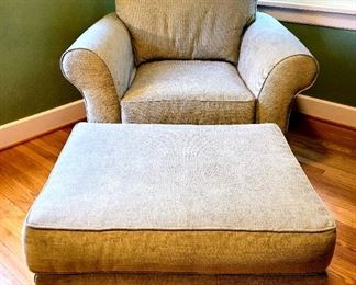 POTTERY BARN Easy Chair and Ottoman in Silver Taupe