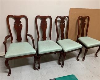 $225- Set of four mahogany Queen Anne chairs 