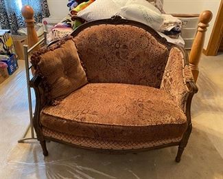 Beautiful vintage settee