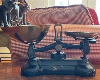 Item 26: Vintage Libra Scale Co. Scale - 12" x 8.5": $50