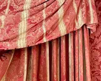 detail - rosette corners