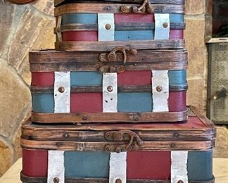 Item 100: (3) Decorative Wood Boxes: $26 Largest - 12"l x 9.25"w x 6"h