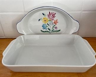 Item 93: Rectangluar Baker and Oval Serving Dish: $22 Baker - 14.5" x 2.5" Dish - 13" x 3"