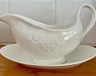 Item 84: Wedgewood Strawberry & Vine Gravy Boat: $65