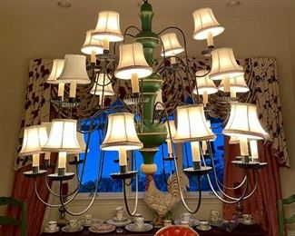 Item 315: Gorgeous Chandelier: $295