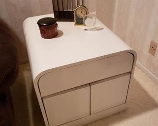 Vintage 80s laminate end table / nightstand w/ doors and 1 drawer