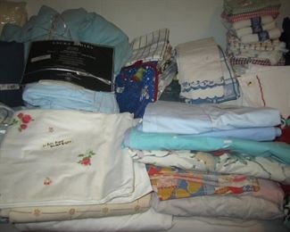 TOWELS AND BEDDING