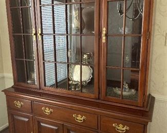 China cabinet 