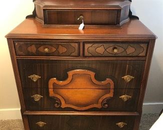 Part of four piece bedroom outfit