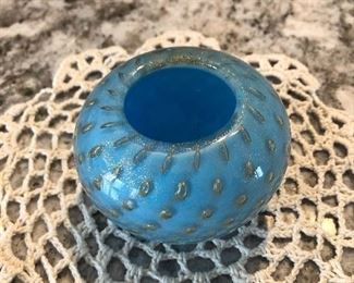 Controlled bubble art glass rose bowl 