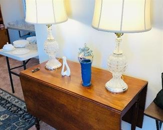 Drop leaf table and crystal lamps 