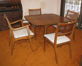 Drexel table/chairs