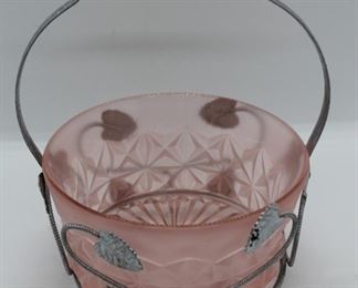 323 - Pink Glass w/ Metal Basket 5 1/2 x 6 1/2