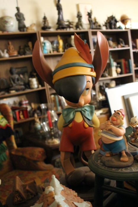 Pinocchio Rare 2 ft statue