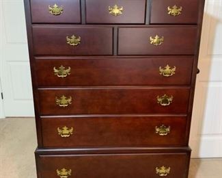 A Pristine Kincaid chest of drawers made of cherry wood and showing hardly any signs of wear. Minimal marks on the top surface. All six drawers are accents with brass handles and are functional. 44x19x61 Drawers Top: 37x15x5 Bottom: 39x16x8 https://ctbids.com/#!/description/share/752903
