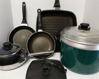 1- Nameta grill pan 13" square 2- Mirro steamer pot 3- iron grill press 8" square 4- Cooking Club knife 5- Nameta mini pot 6" diameter 6-rwo nonstick fry pans 8" and 9" 7- stainless Cooking Club 8" fry pan

https://ctbids.com/#!/description/share/753040