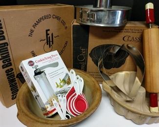 Bake like a pro with stoneware, springform pan from Pampered Chef. Includes a rolling pin, measuring cups, spoons and a cookie press as well. Bake away those cold weather blues!

https://ctbids.com/#!/description/share/753036