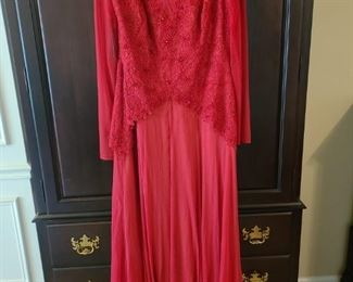 Tadashi Shoji Size 14 Evening Gown
https://ctbids.com/#!/description/share/752869