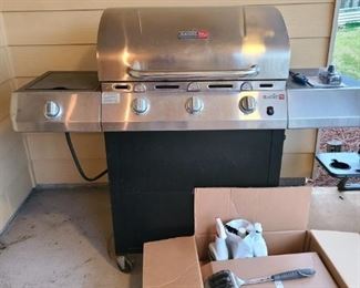 Char-Broil Tru infrared grill. Still in good condition. Grate can be cleaned and box comes with brand new grates and heat tents. Has a grill cover with it not in the best condition. Grill measures 56" x 20" x 47".

https://ctbids.com/#!/description/share/752864